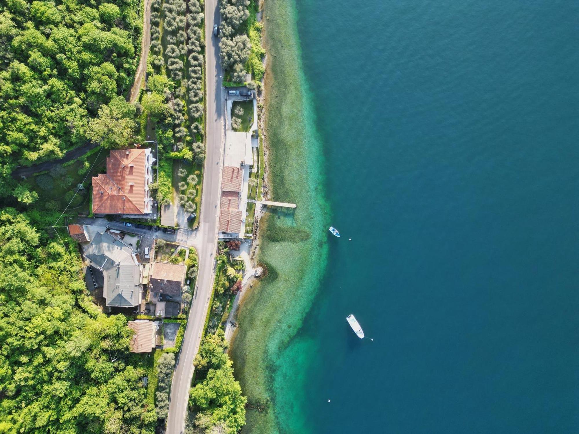 Azzurra Apartment Salo Luaran gambar