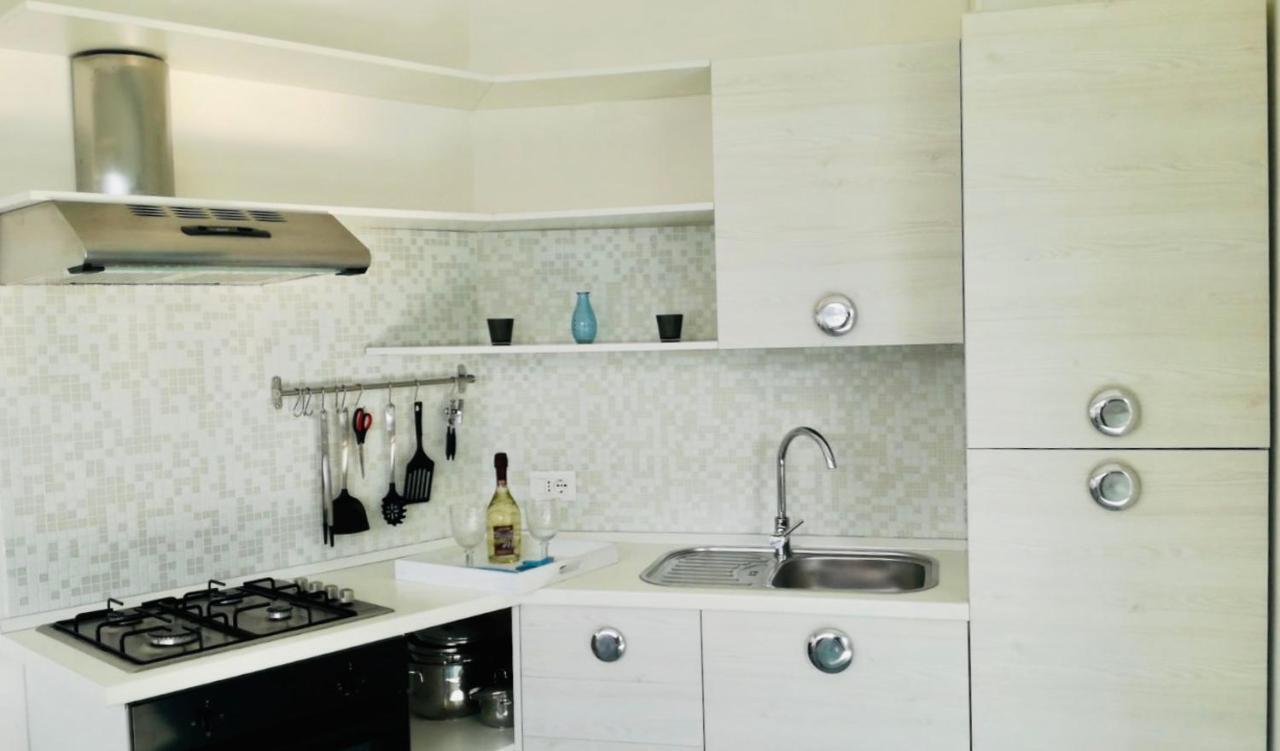 Azzurra Apartment Salo Luaran gambar